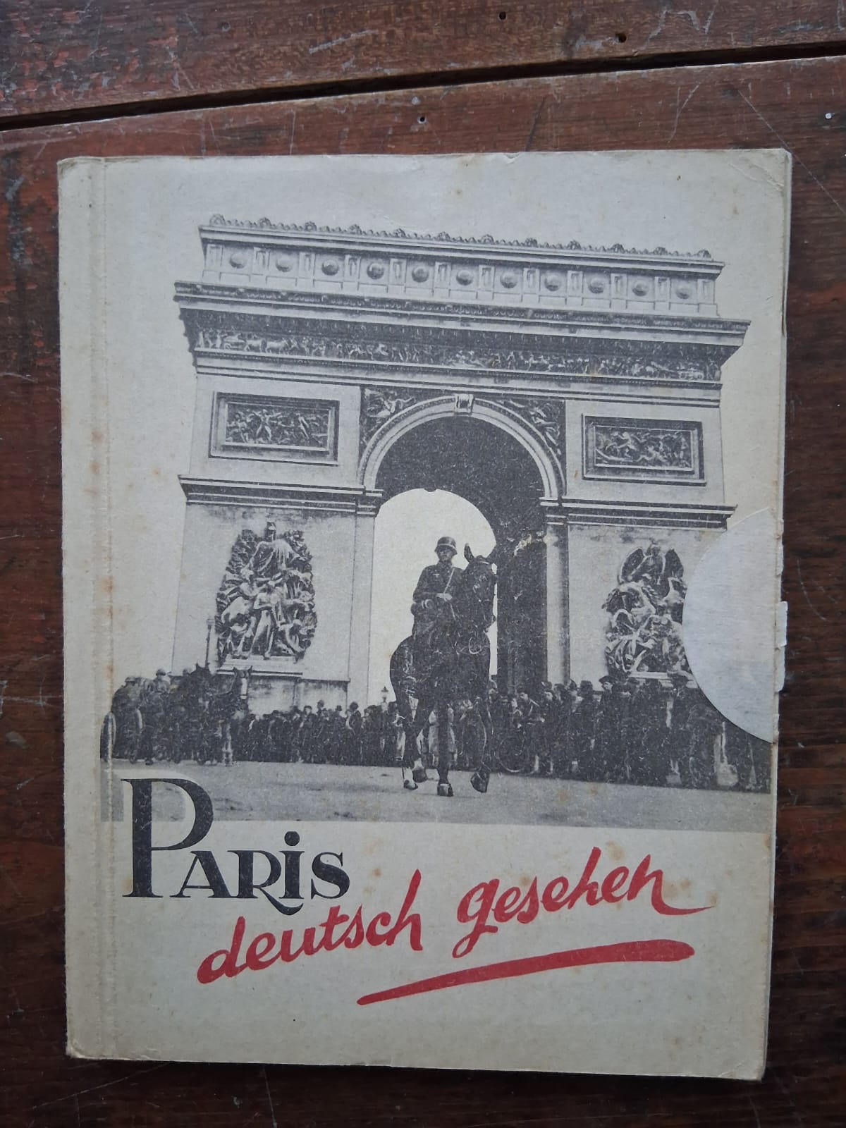 Paris unter deutscher Besatzung 1941/42 – 2 Reiseführer und Militär-Ausweis – 3 Originale – Bild 2